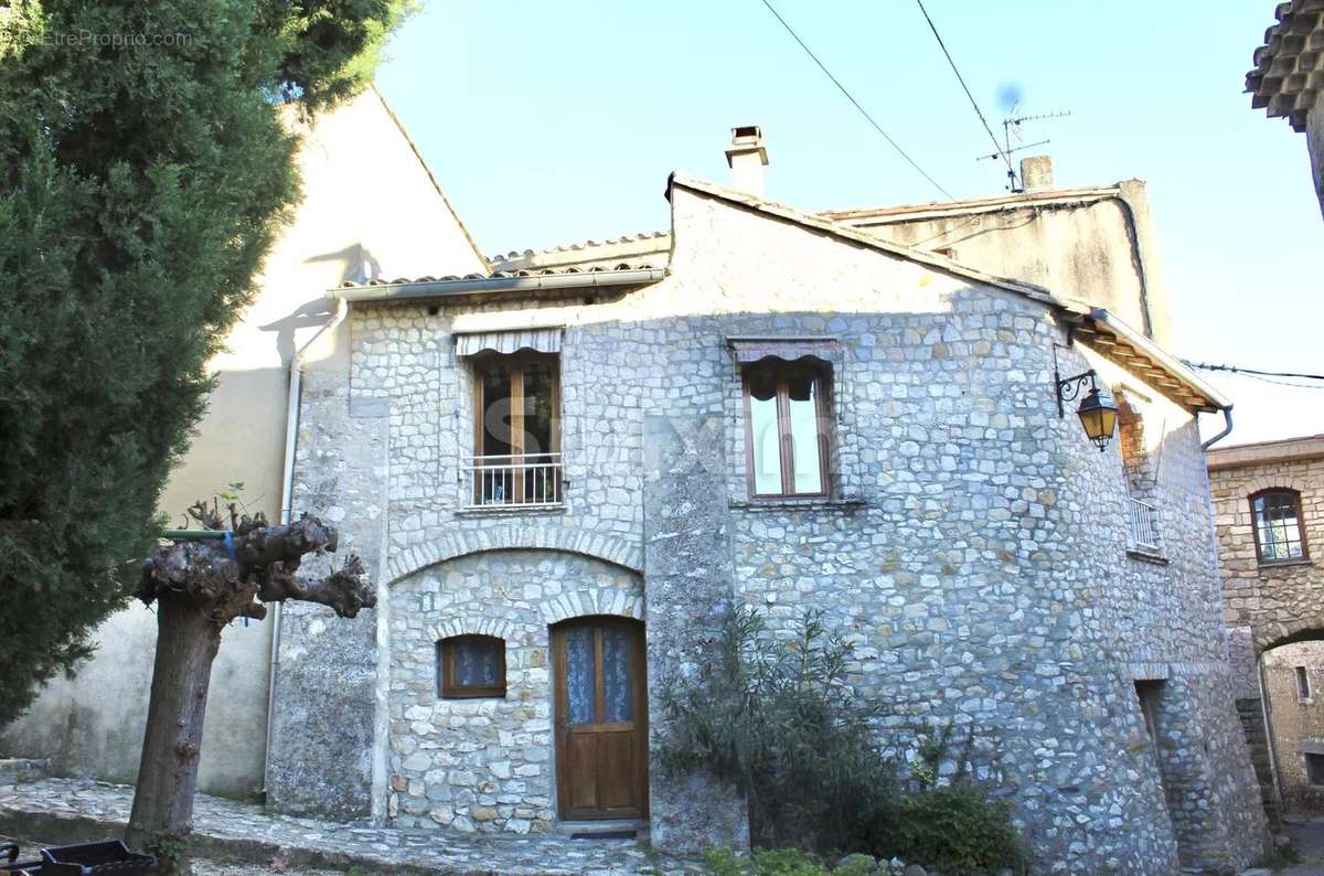 Maison à LA COUCOURDE