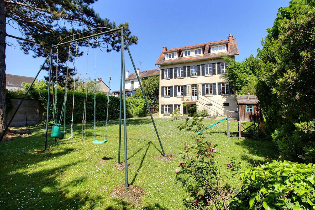 Maison à VERNEUIL-SUR-SEINE