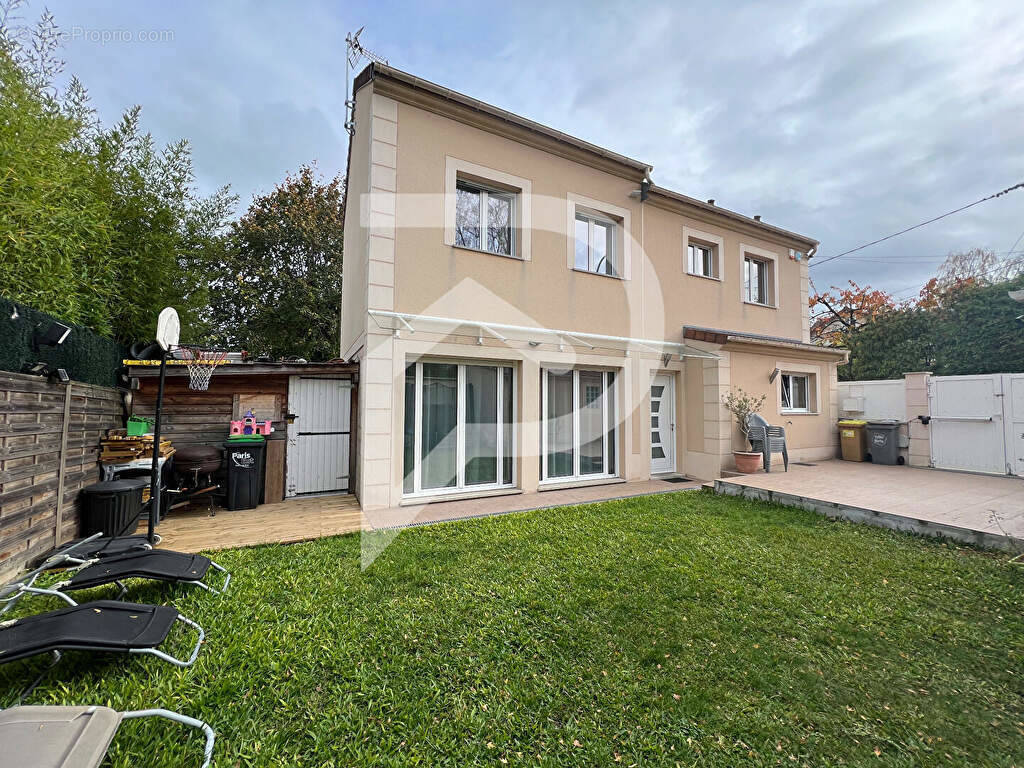 Maison à LE PERREUX-SUR-MARNE