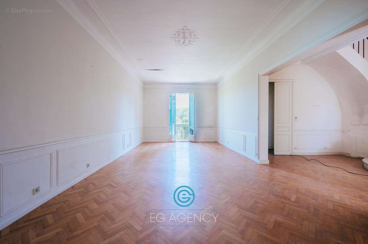 Appartement à MARSEILLE-9E