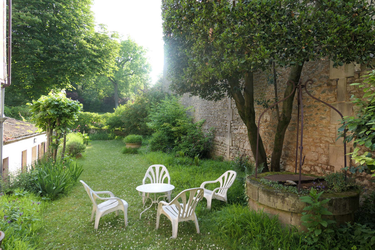 Maison à COGNAC