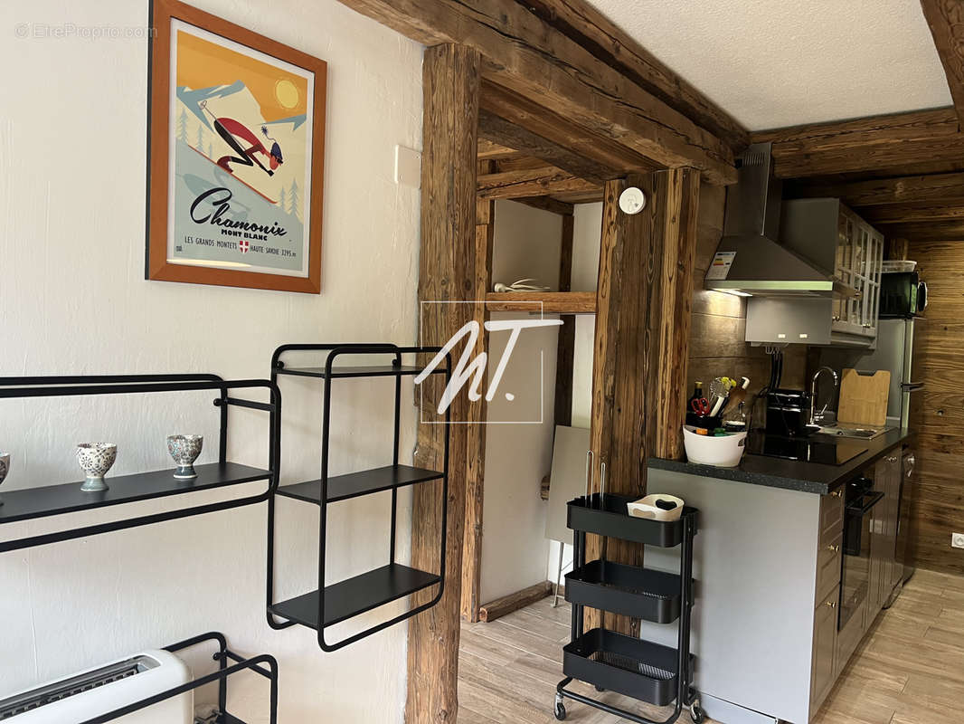 Appartement à MORILLON