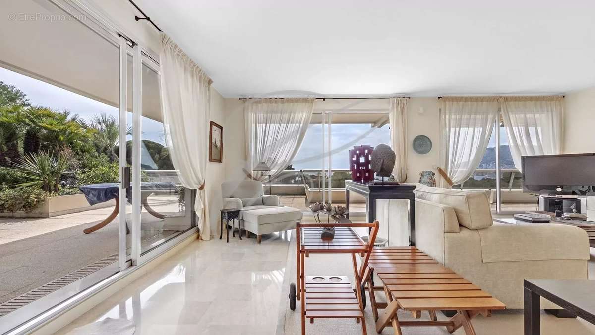 Appartement à ROQUEBRUNE-CAP-MARTIN