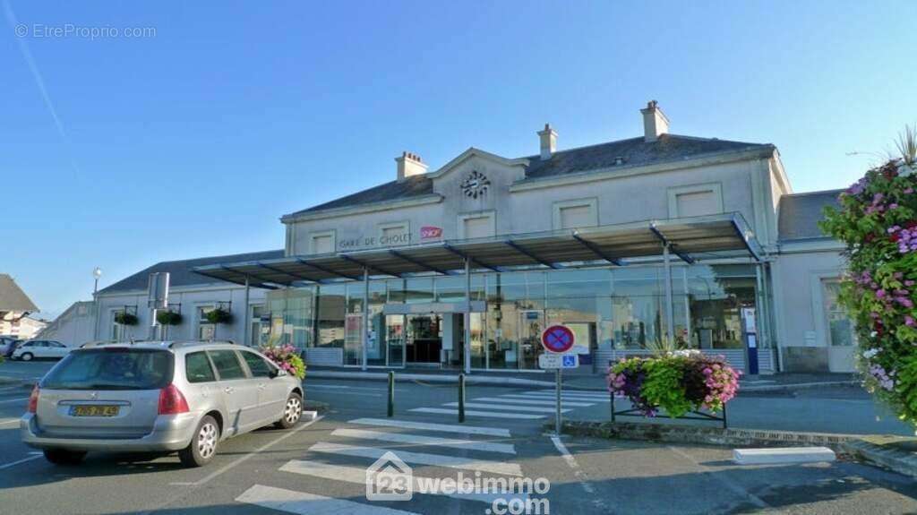 À moins de 10 minutes à pied de la gare de Cholet. - Appartement à CHOLET