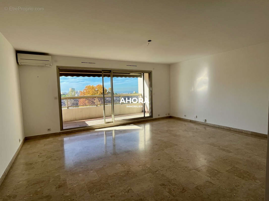 Appartement à MARSEILLE-9E