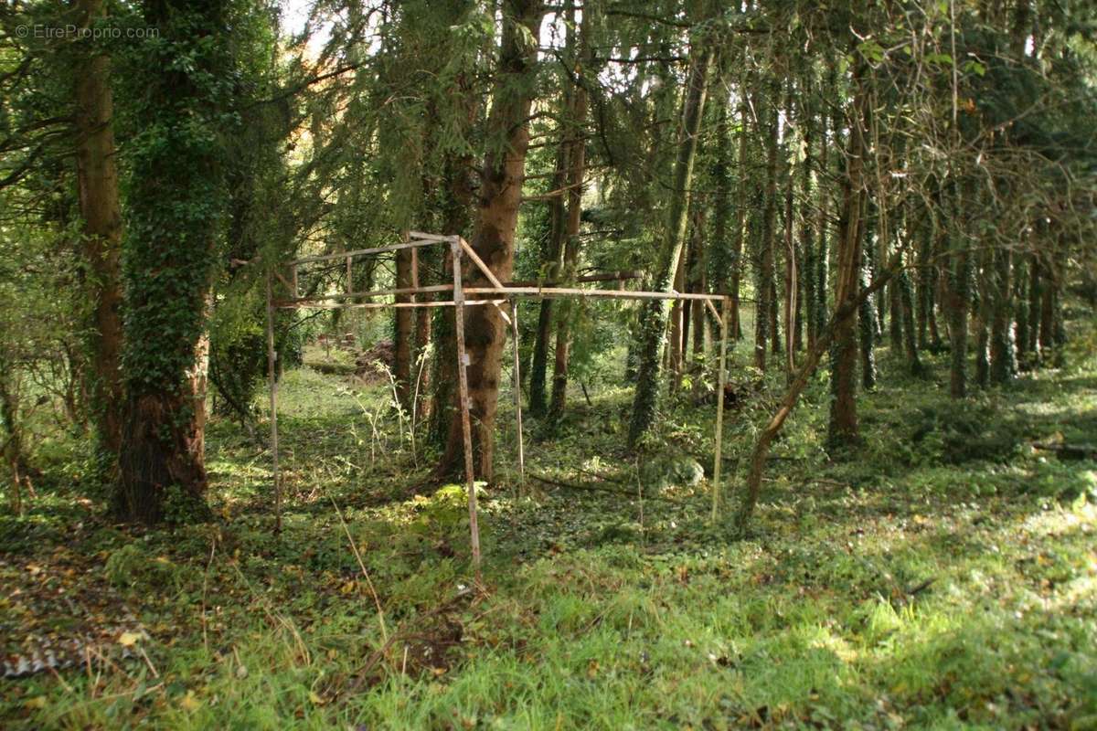 Terrain à JOSSELIN