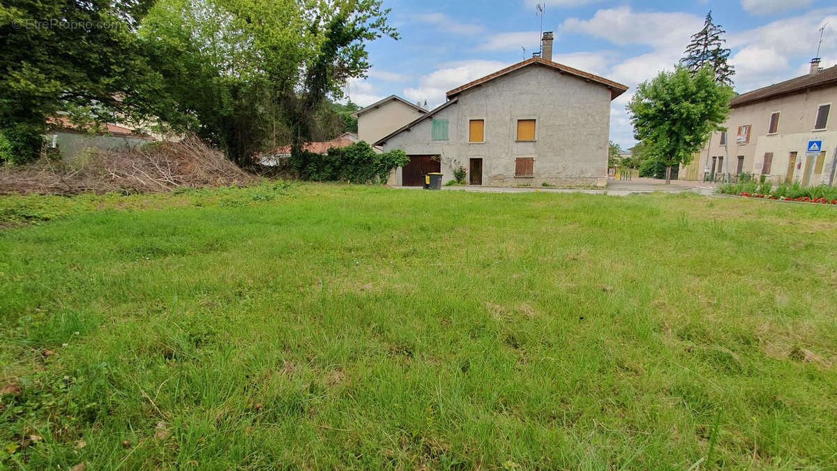 Terrain à CHATILLON-LA-PALUD