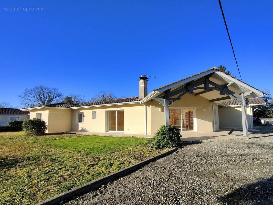 Maison à LEOGNAN