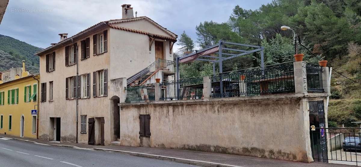 Maison à L&#039;ESCARENE