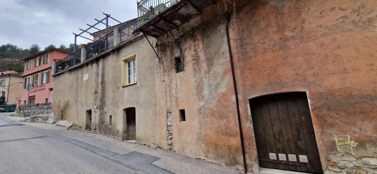 Maison à L&#039;ESCARENE