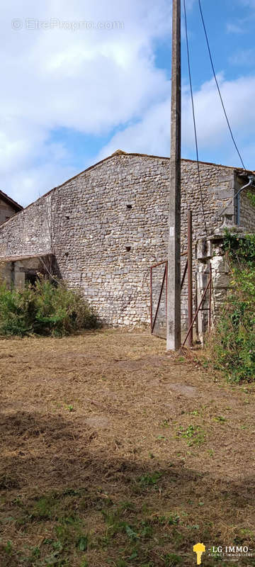 Maison à SAINT-CIERS-DU-TAILLON