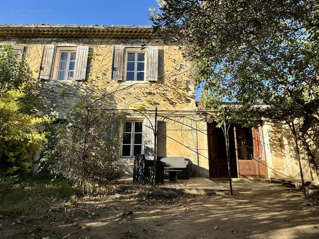 Maison à L&#039;ISLE-SUR-LA-SORGUE