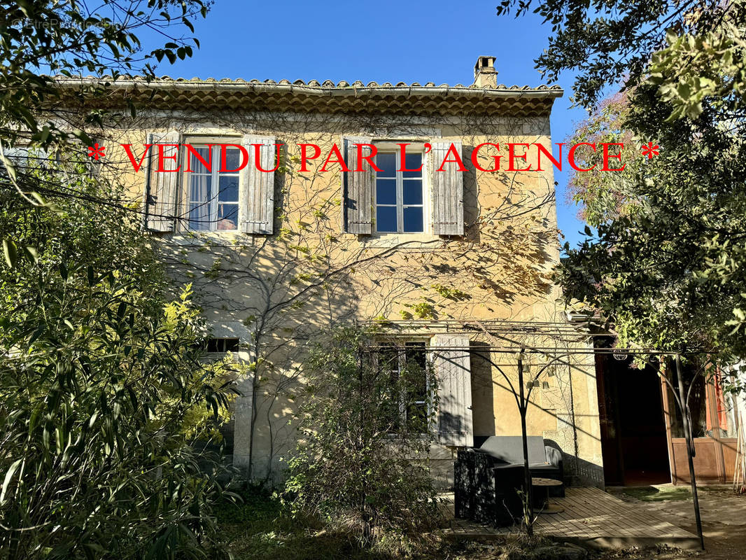 Maison à L&#039;ISLE-SUR-LA-SORGUE