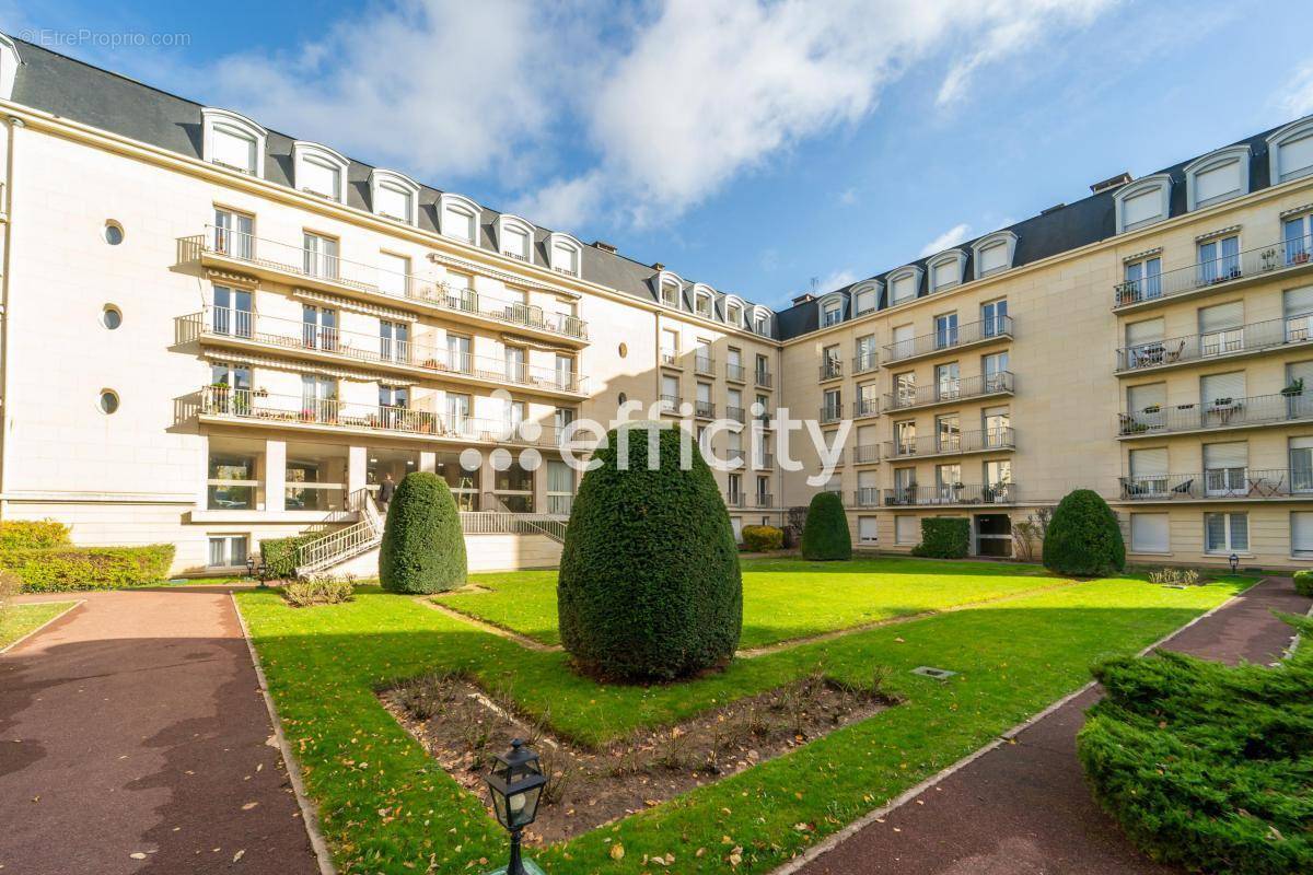 Appartement à VERSAILLES