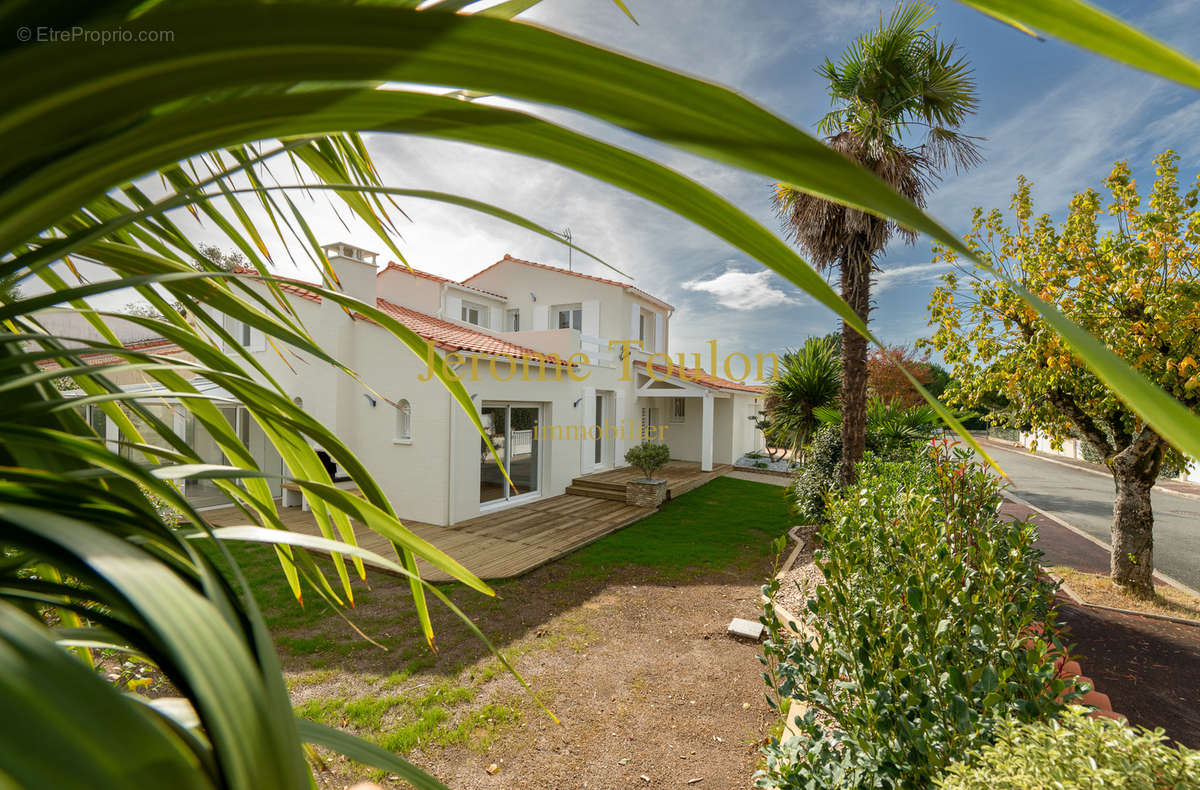 Maison à VAUX-SUR-MER