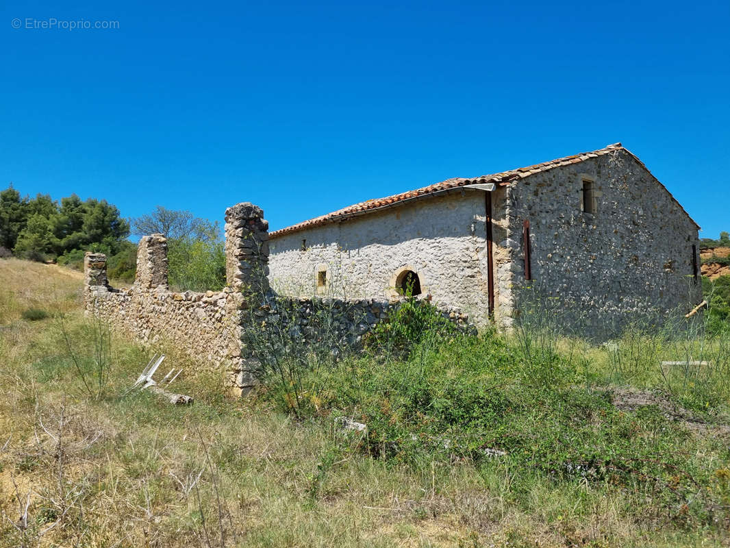 Terrain à CAUSSES-ET-VEYRAN