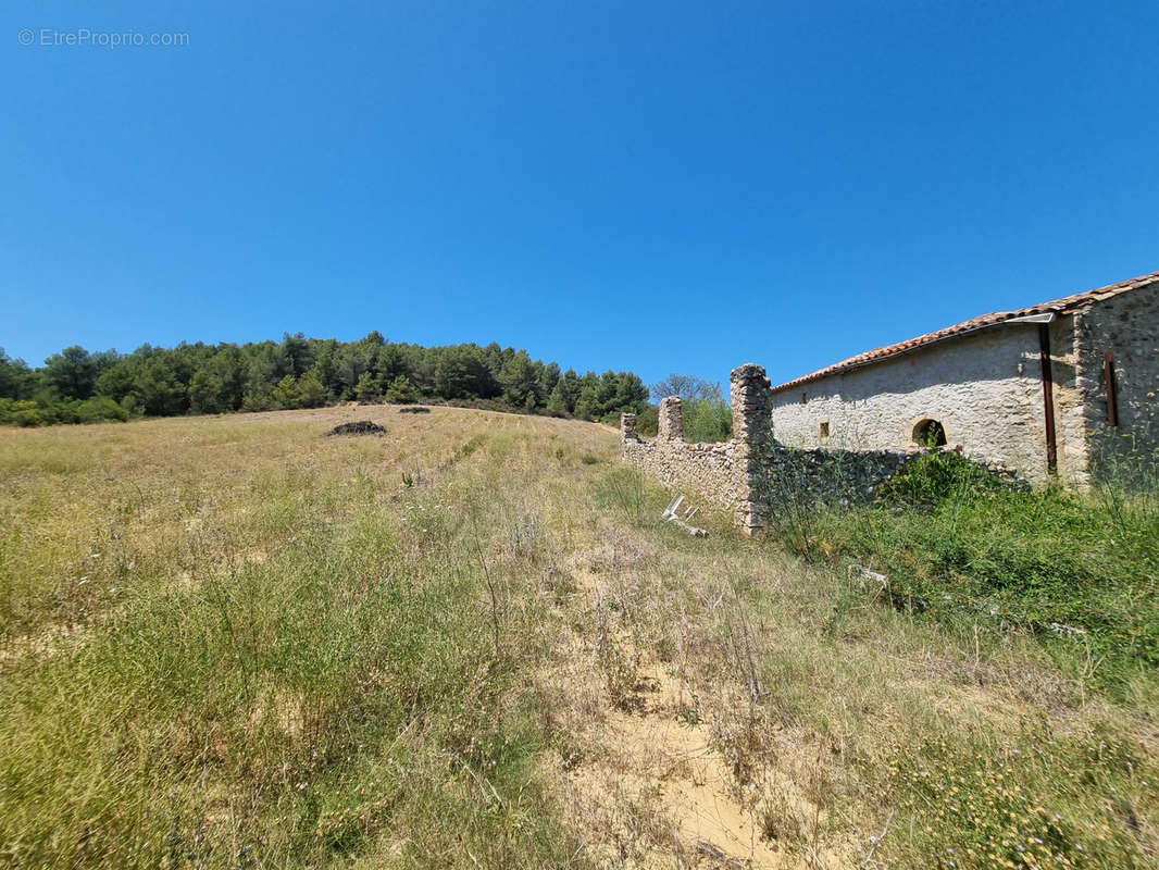 Terrain à CAUSSES-ET-VEYRAN