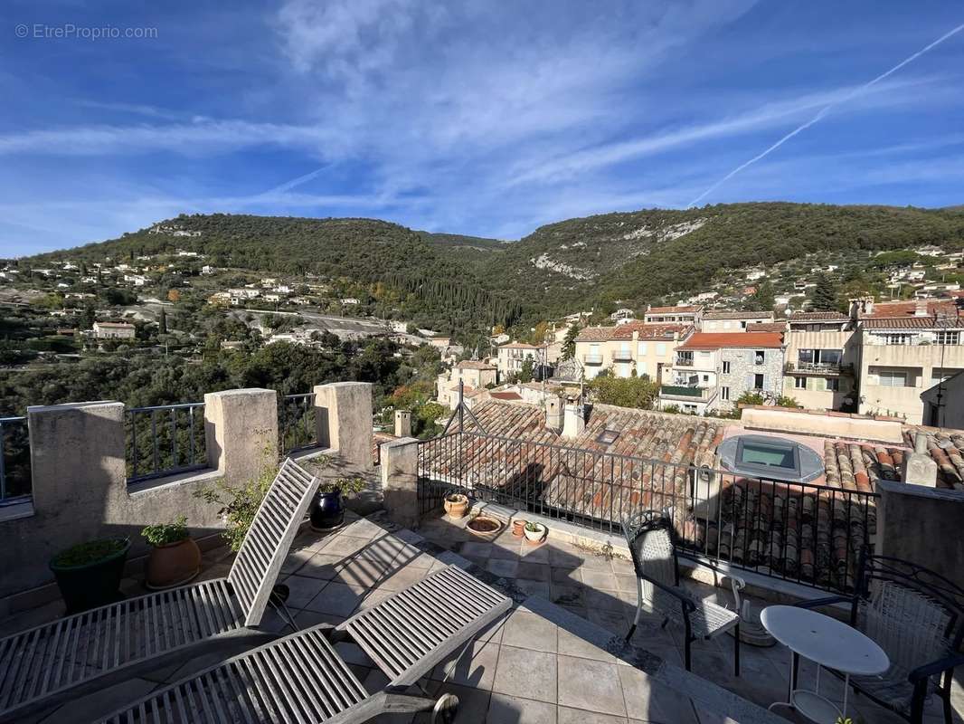 Maison à TOURRETTES-SUR-LOUP