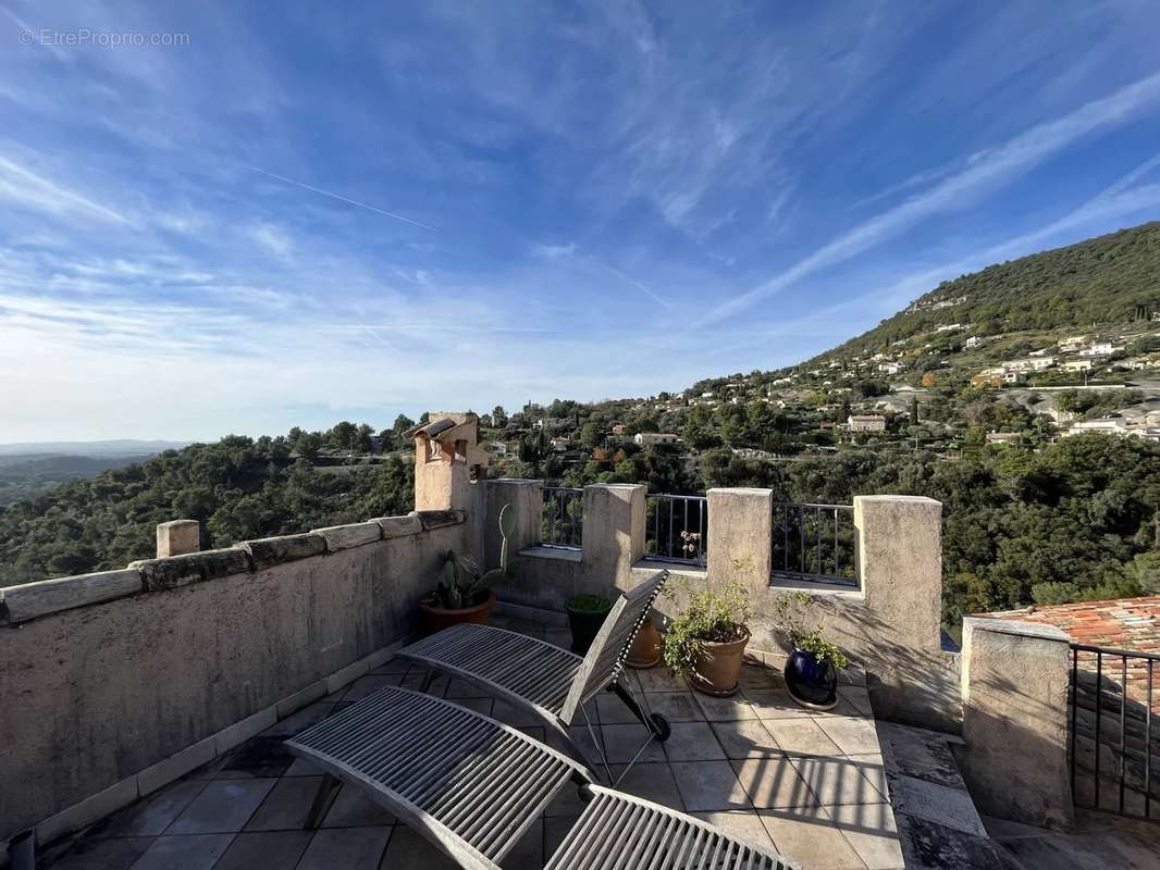 Maison à TOURRETTES-SUR-LOUP