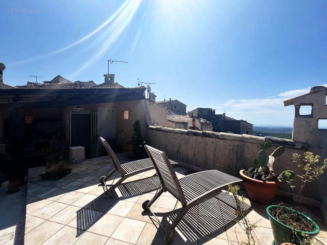 Maison à TOURRETTES-SUR-LOUP