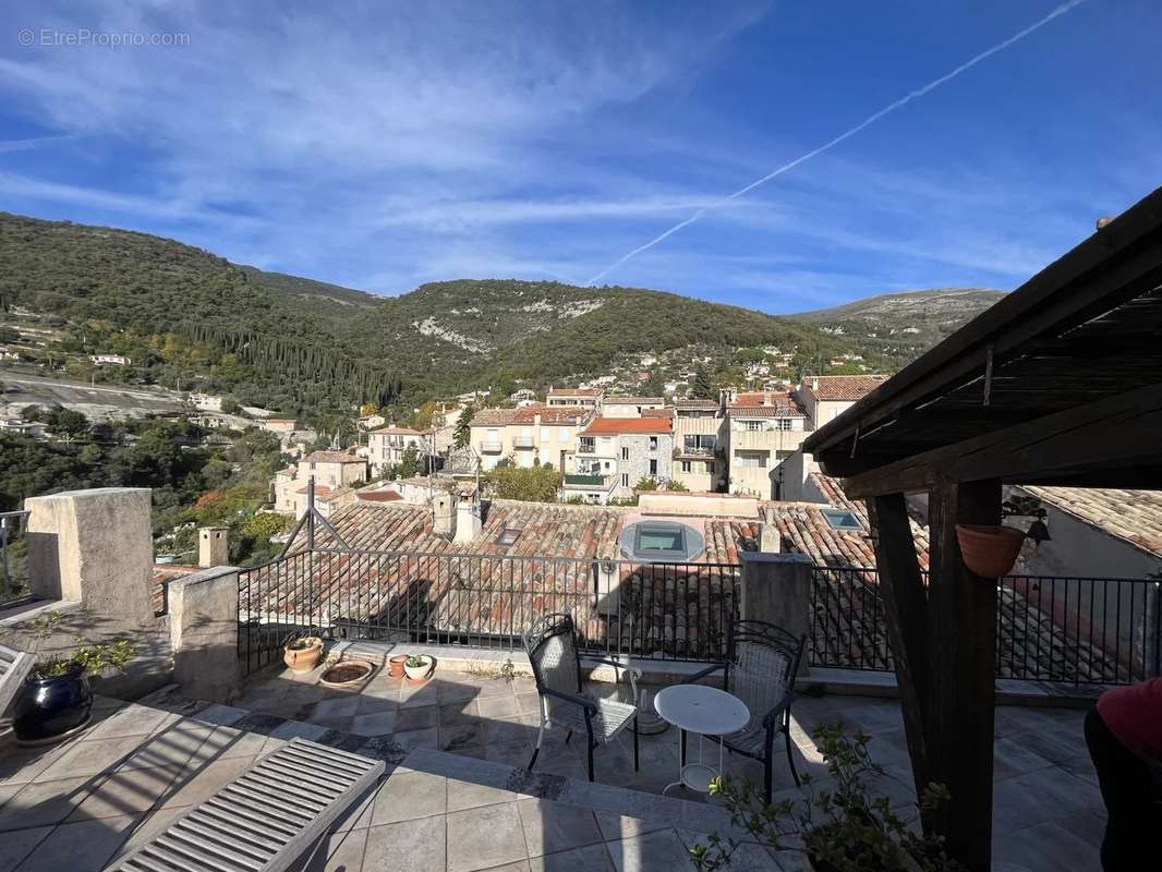 Maison à TOURRETTES-SUR-LOUP