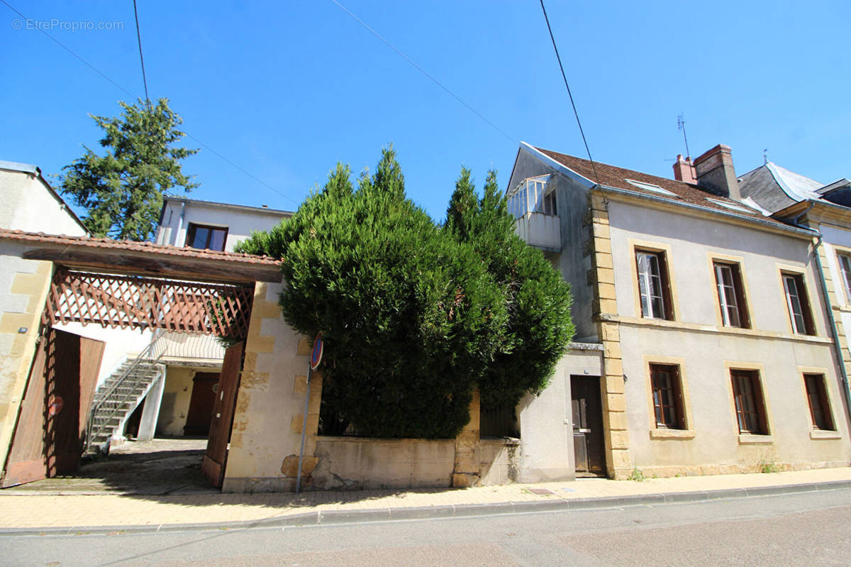 Maison à PREMERY