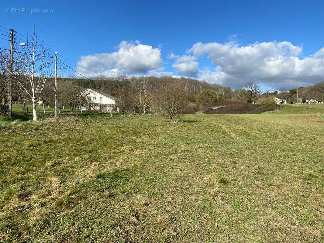 Terrain à CORNEVILLE-SUR-RISLE