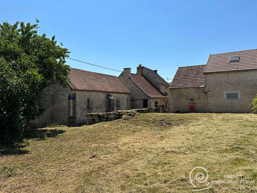 Maison à BAIGNEUX-LES-JUIFS