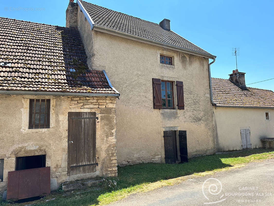 Maison à BAIGNEUX-LES-JUIFS