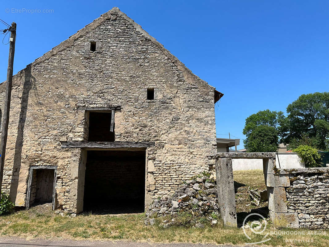 Maison à BAIGNEUX-LES-JUIFS