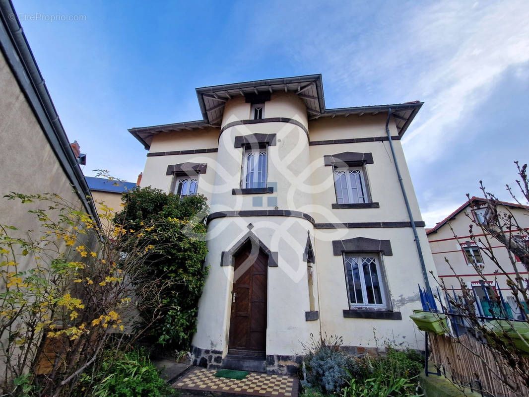 Maison à CLERMONT-FERRAND