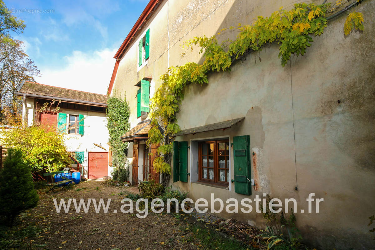 Maison à DIVONNE-LES-BAINS