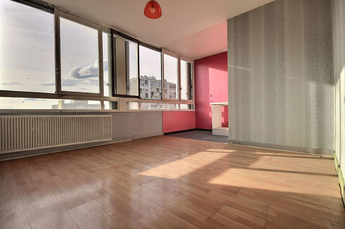 Appartement à AUBERVILLIERS