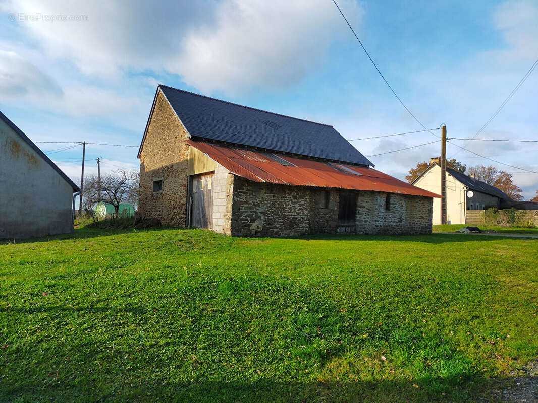 Maison à LOUPFOUGERES