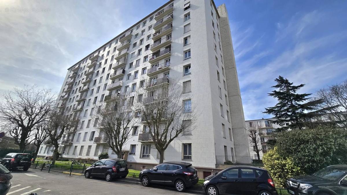 Appartement à COLOMBES