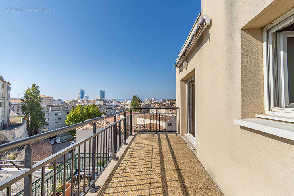 Appartement à MARSEILLE-3E