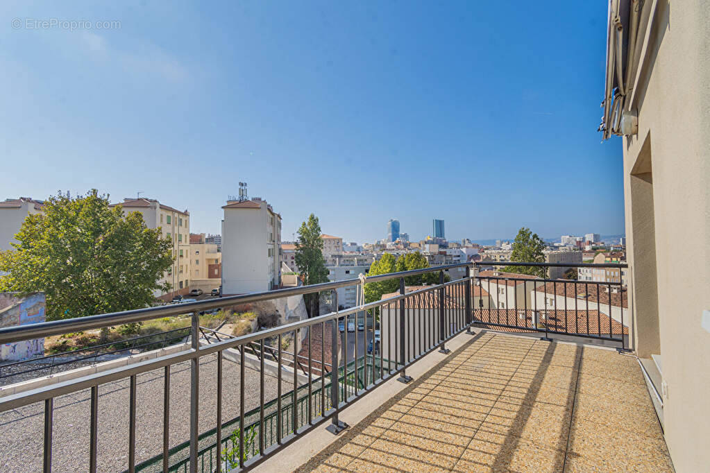 Appartement à MARSEILLE-3E