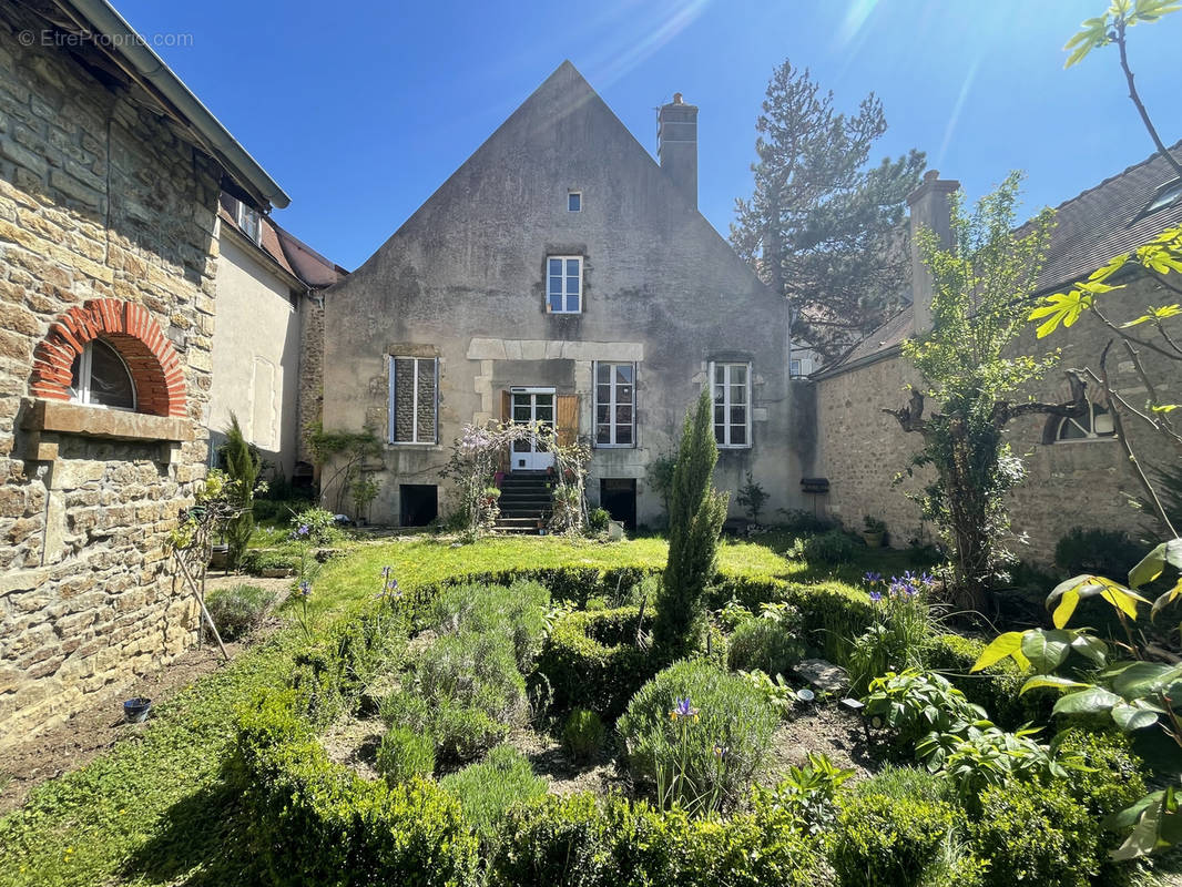 Maison à SEMUR-EN-AUXOIS