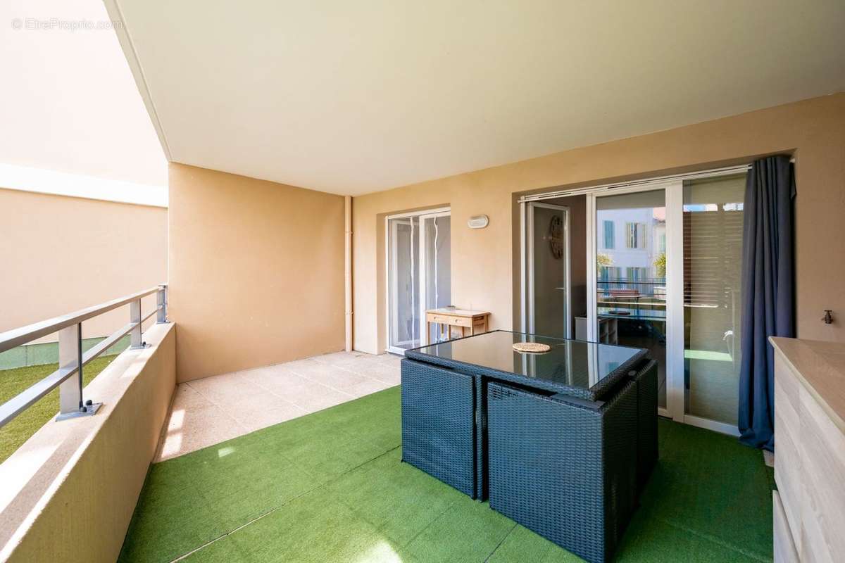 Appartement à HYERES