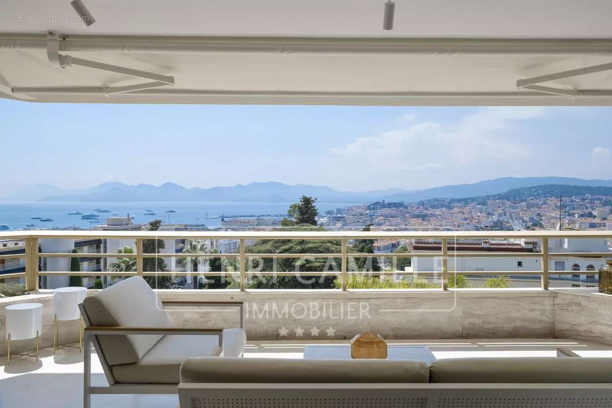 Appartement à CANNES