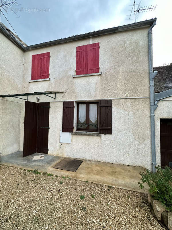 Appartement à BRIENON-SUR-ARMANCON