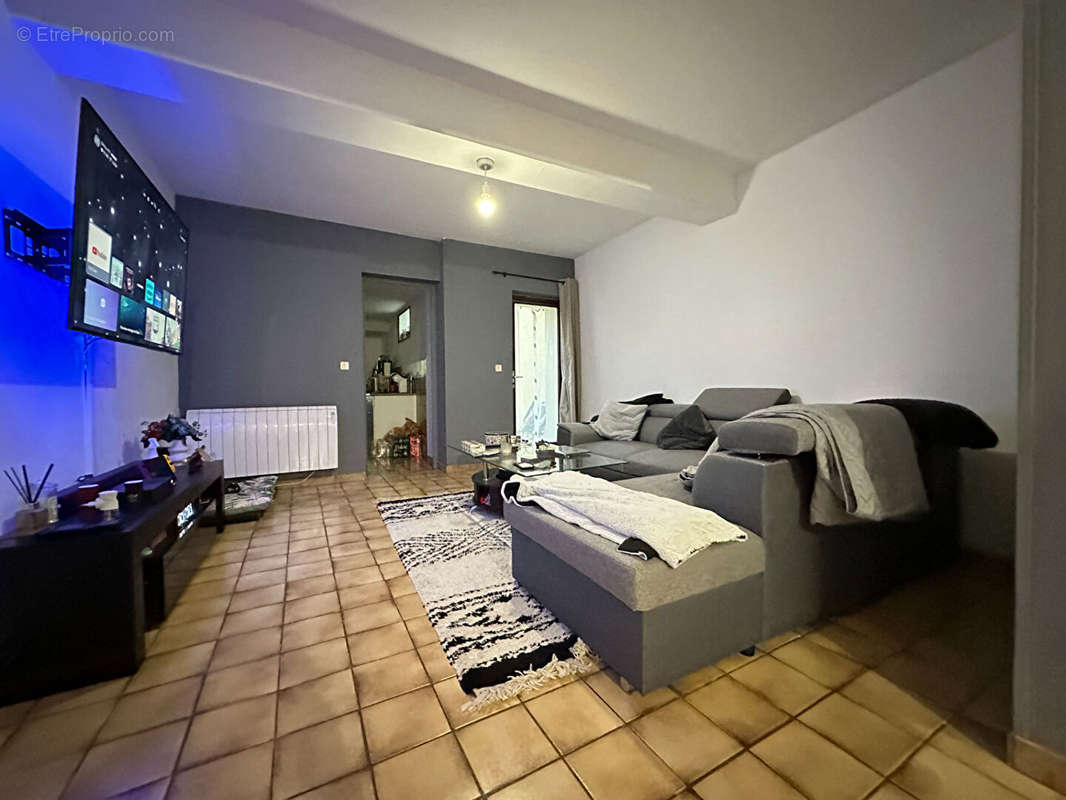 Appartement à BRIENON-SUR-ARMANCON