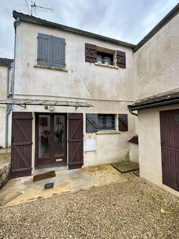 Appartement à BRIENON-SUR-ARMANCON