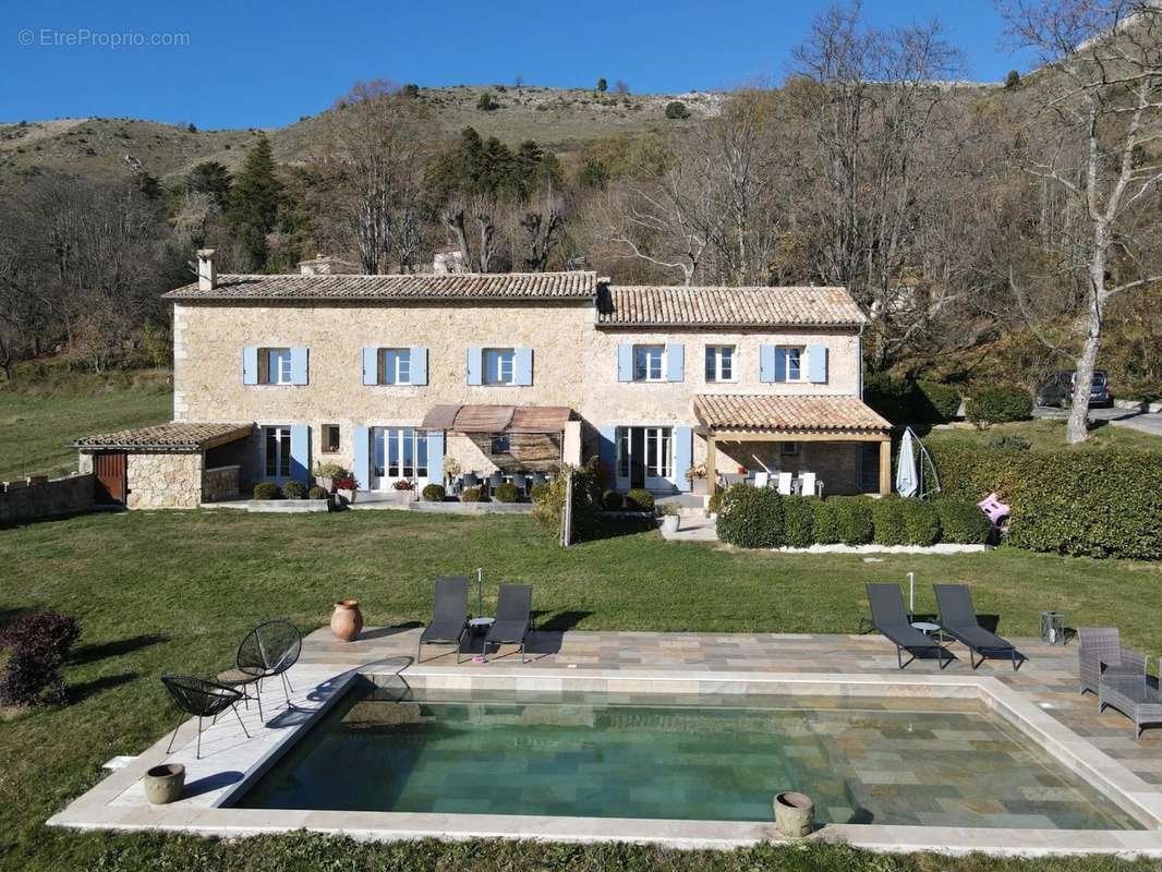 Maison à TOURRETTES-SUR-LOUP