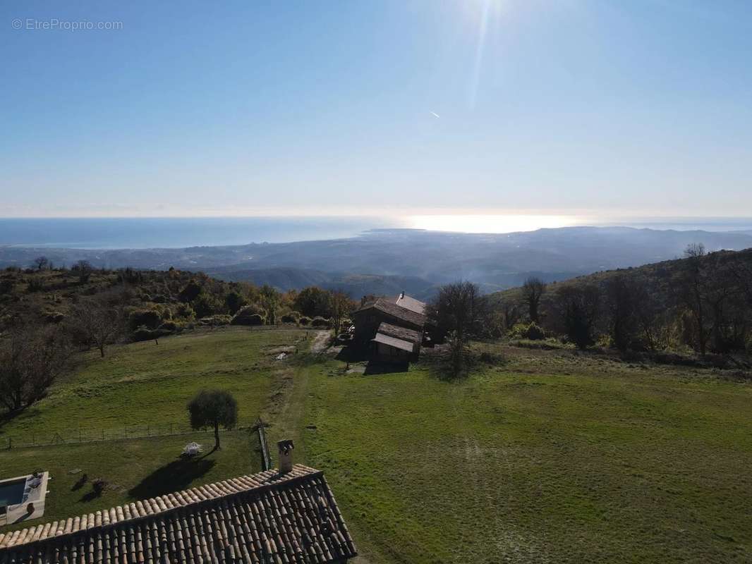 Maison à TOURRETTES-SUR-LOUP