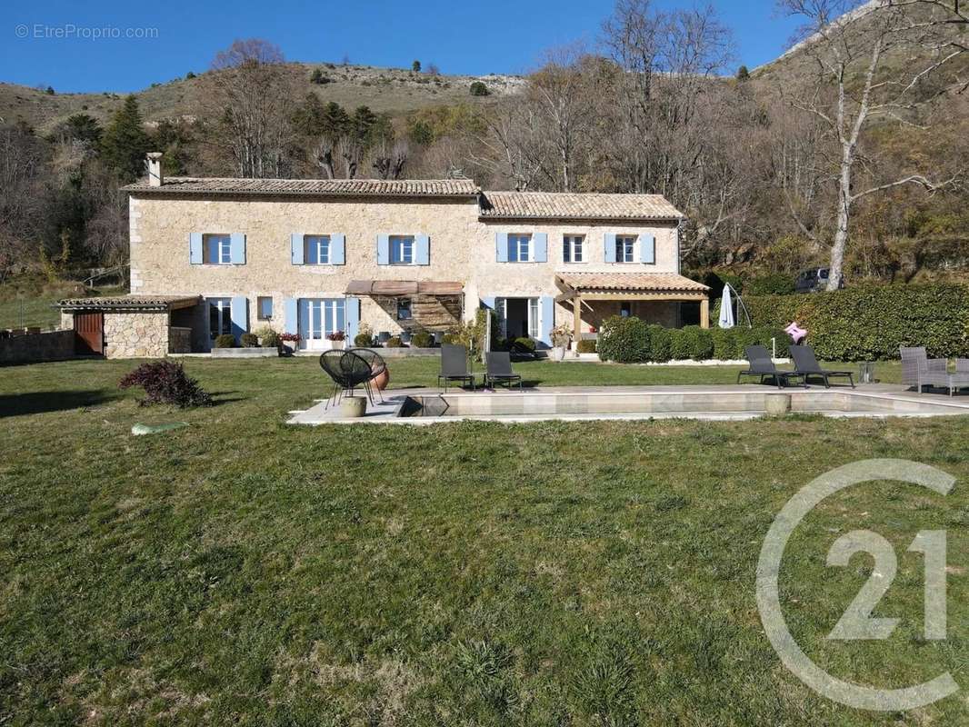 Maison à TOURRETTES-SUR-LOUP