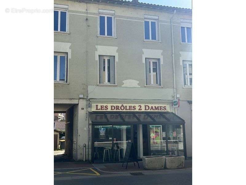 Appartement à MONTROND-LES-BAINS