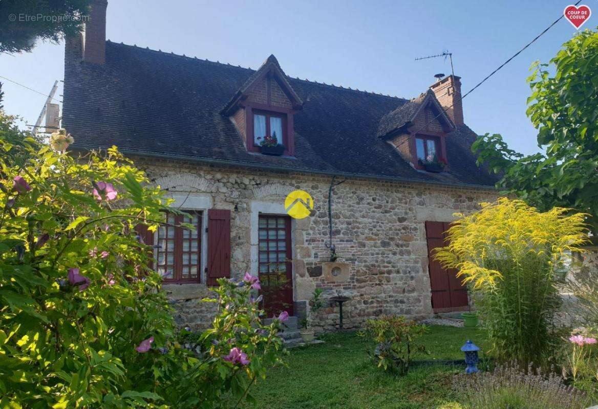 Maison à AINAY-LE-CHATEAU