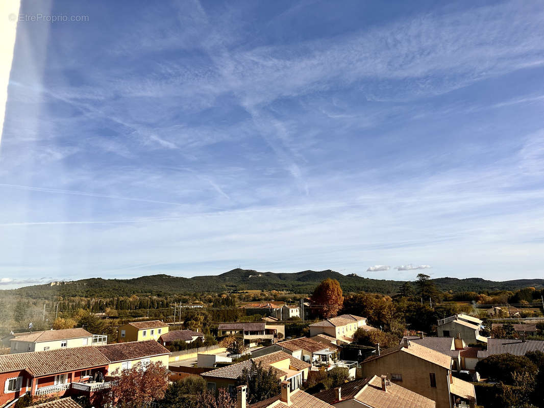 Appartement à BAGNOLS-SUR-CEZE