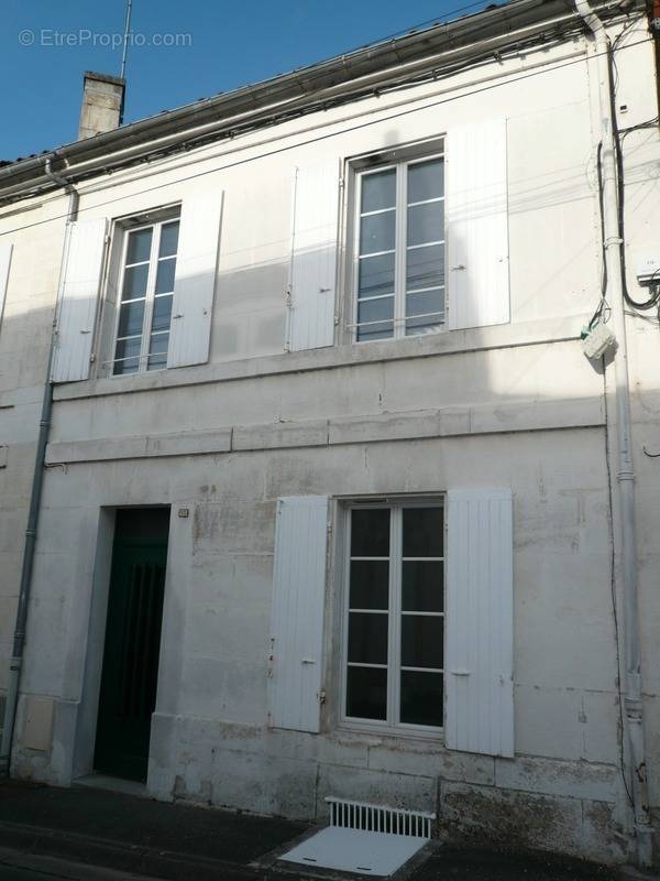 Maison à COGNAC